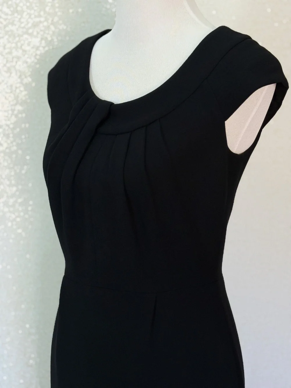 Kate Spade Raya Shift Dress Black Pleated Neck Sheath Dress Size 4 Womens